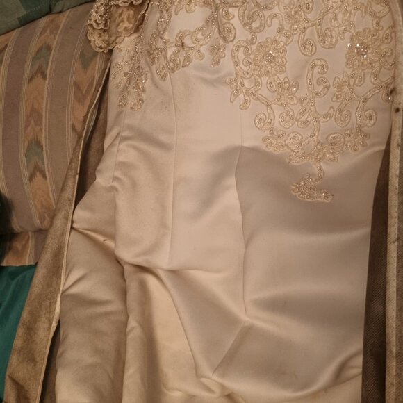 𝐖𝐞𝐝𝐝𝐢𝐧𝐠 💒 𝐃𝐫𝐞𝐬𝐬 - Picture 3 of 3